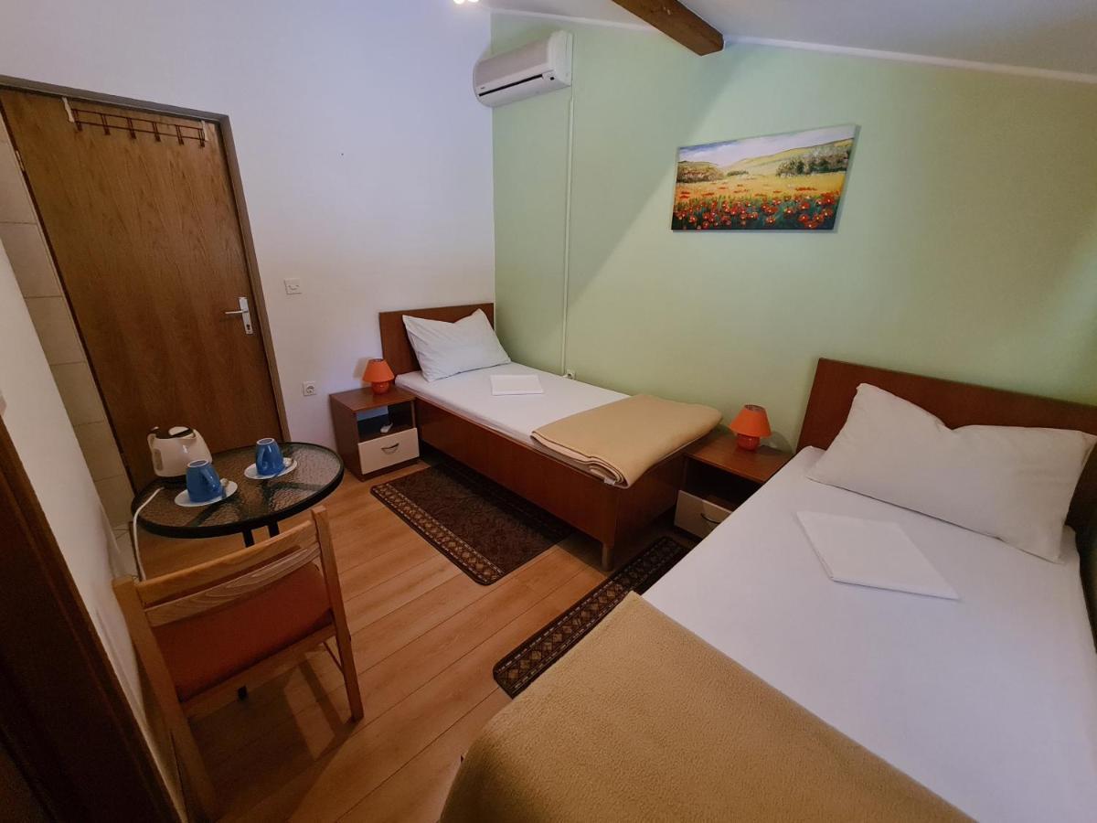 Camp Krka Hotel Lozovac Exterior photo