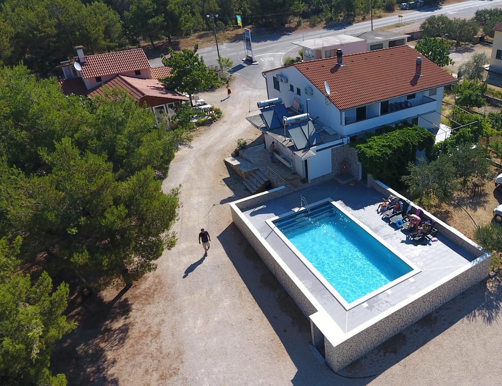 Camp Krka Hotel Lozovac Exterior photo